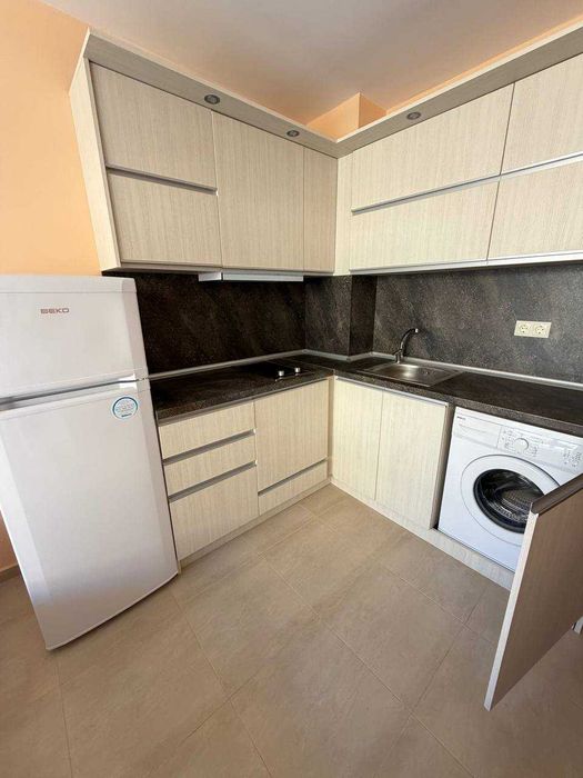 Продава се Едностаен апартамент в к.к. Слънчев бряг - 37 кв.м за 827 €/кв.м - Снимка #2