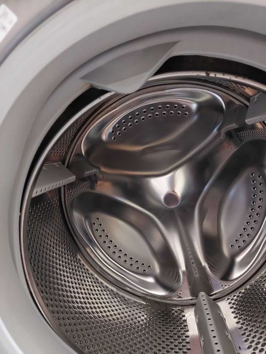 Продавам перална машина HOTPOINT ARISTON WMG 722 за 200 лева