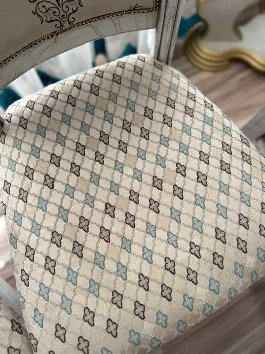 Гостевой стол со стульями