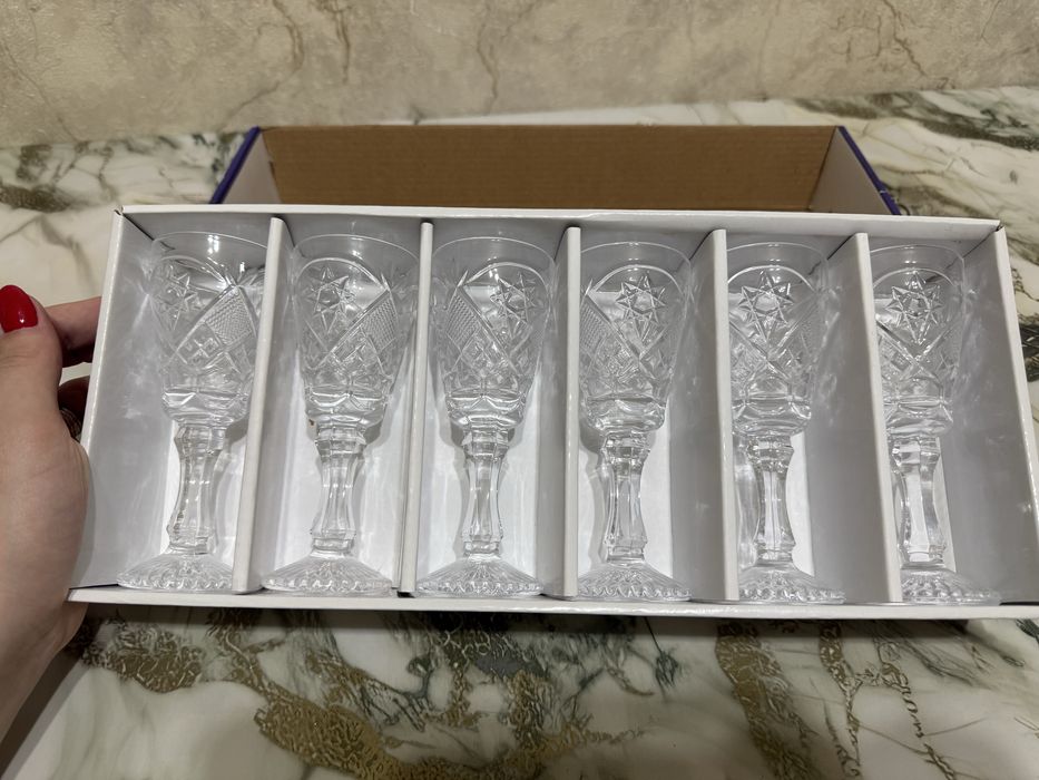 Стеклянные чаши-рюмы