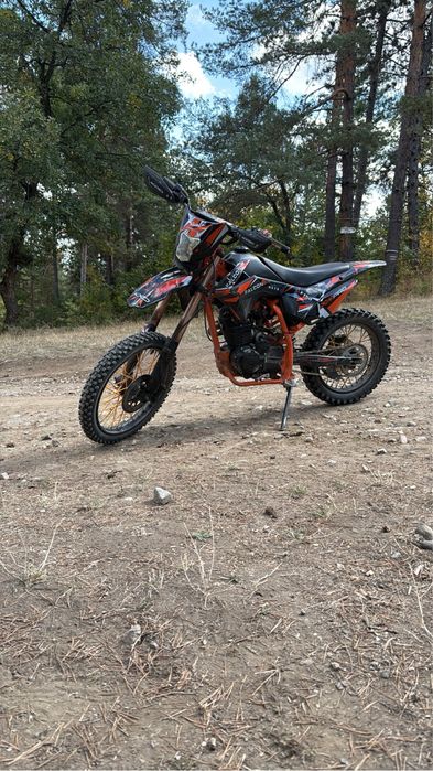 Продавам кросов мотор 150сс