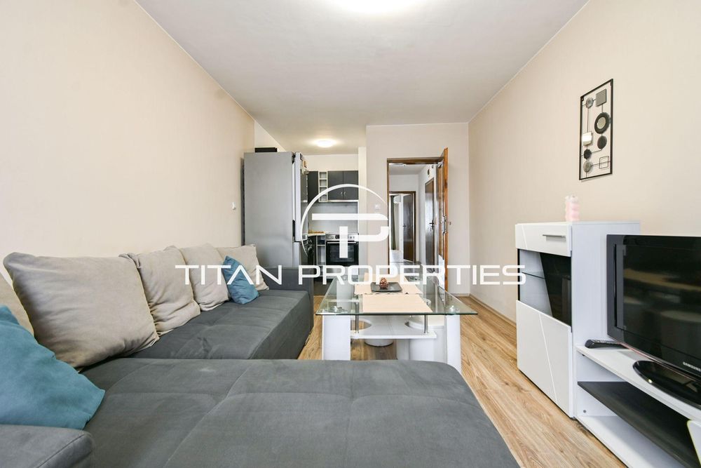 Дава се под наем Тристаен апартамент в София, Изток - 80 кв.м за 817.53 € - Снимка #1