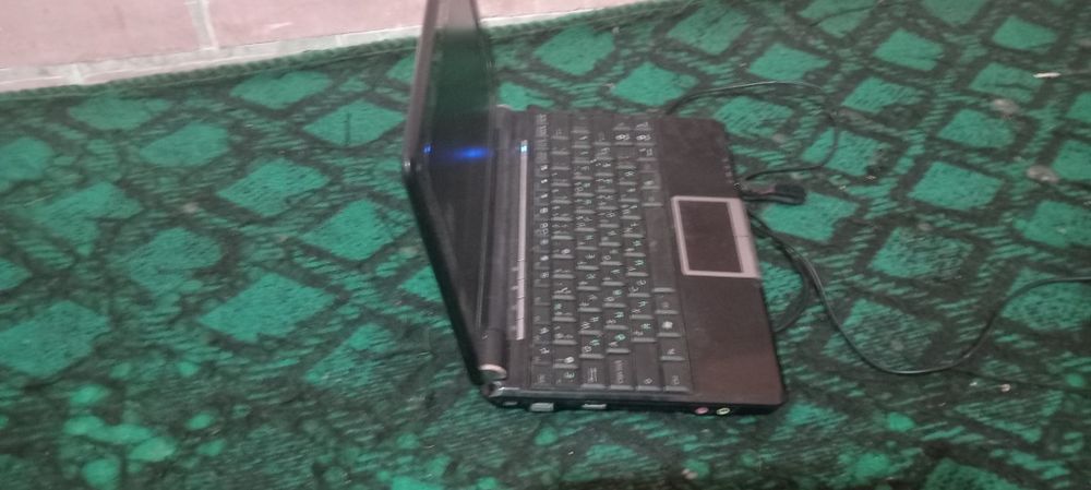 Netbuk sotiladi 160Gb/2Gb aybi yoq