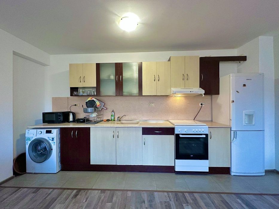 Продава се Двустаен апартамент в Бургас, Лазур - 68 кв.м за 2646 €/кв.м - Снимка #3