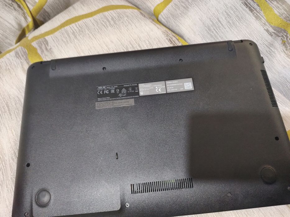 Asus I3-7020U/8GbRam