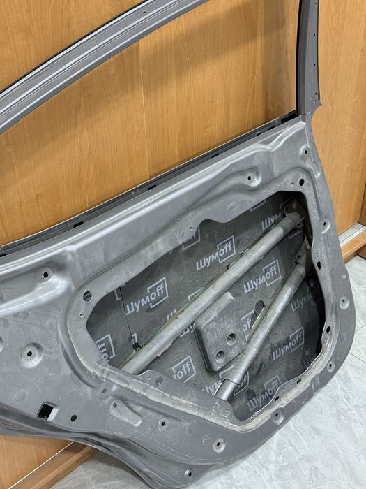 Дверь от Элантры продается срочно (19-20)