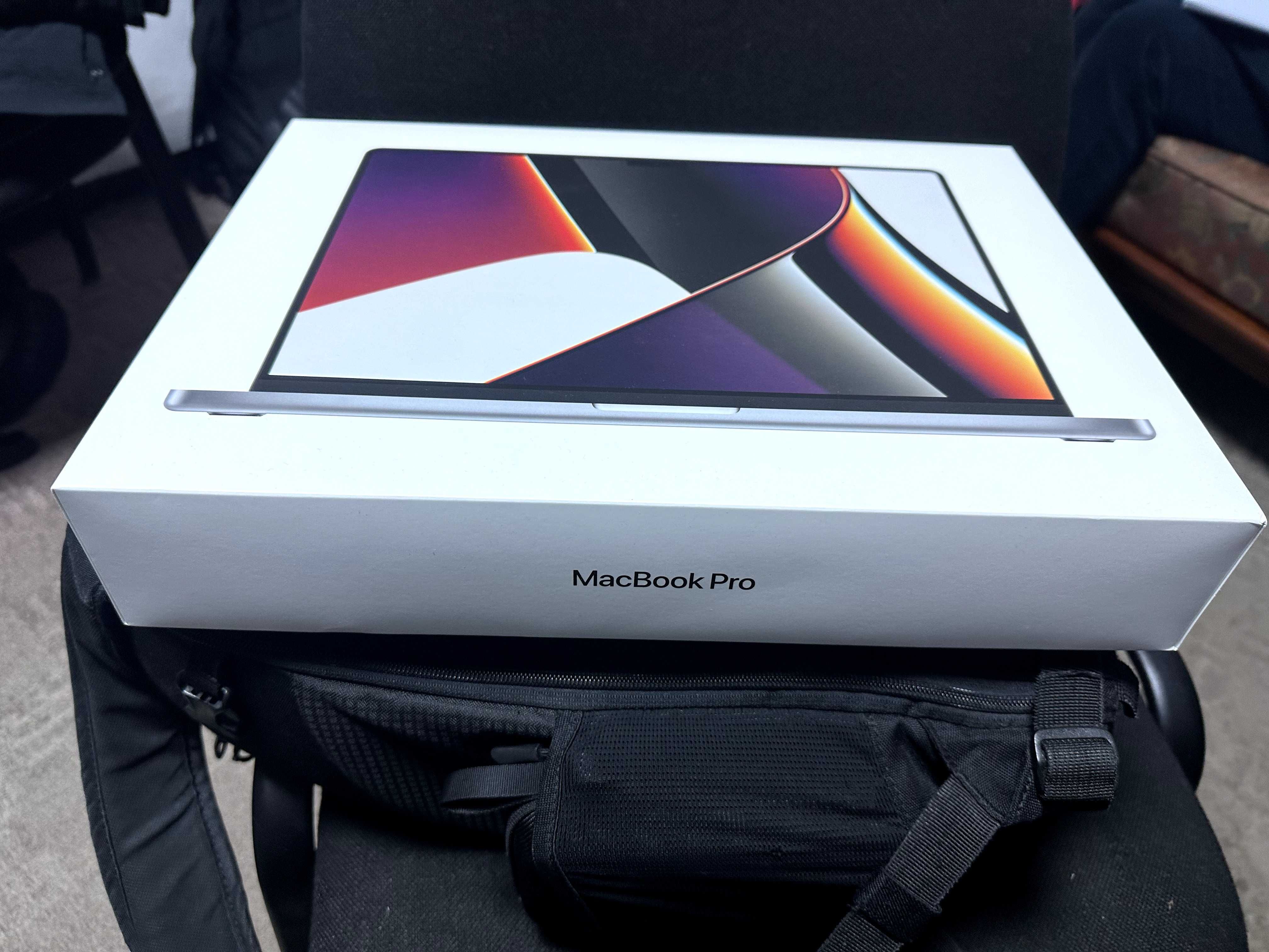 Macbook PRO 16 inch M1 MAX, 32GB RAM, 1TB SSD garantie emag 2024