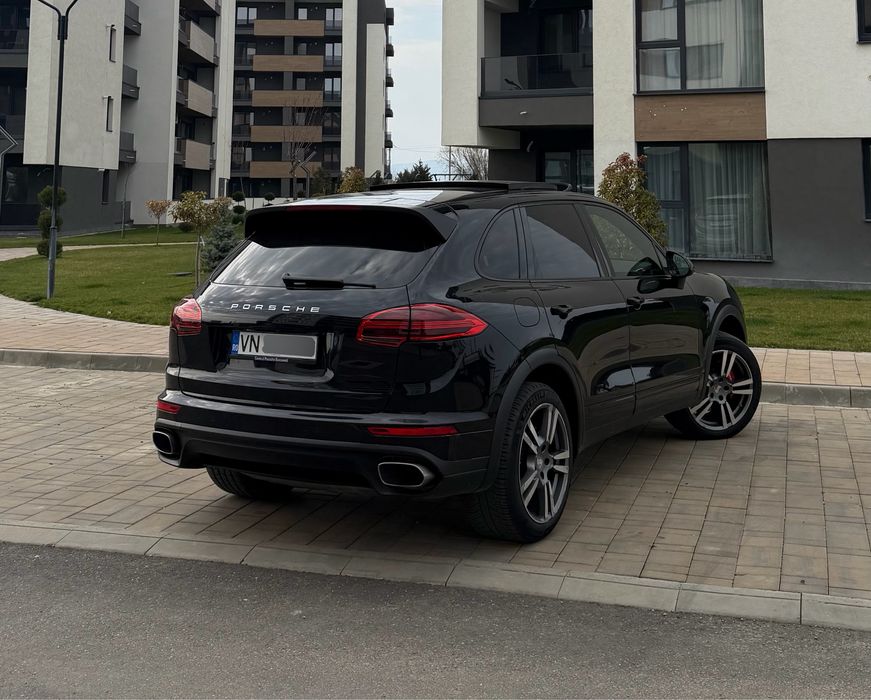 Porsche Cayenne 2015 3.0 Diesel / Panoramic / Bose / Soft close/ Perne