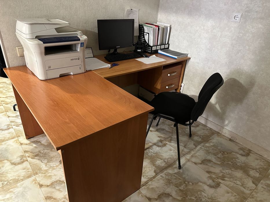 Продается офисная мебель