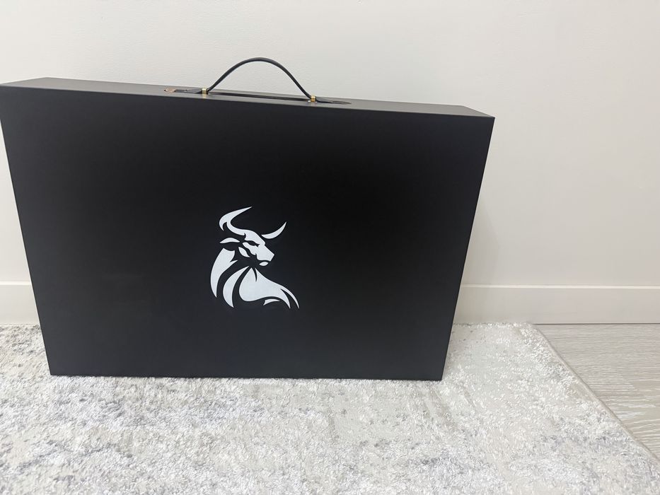 Подарочный кейс-чемодан