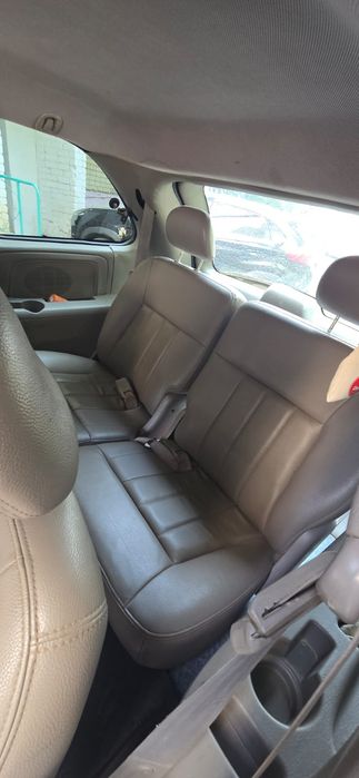 Продам крайслер вояджер 2003 года 7 местный