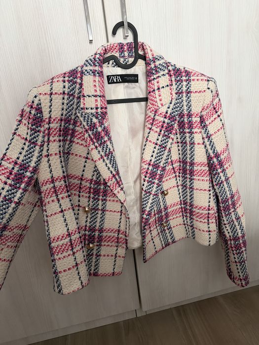 Сако на марката Zara