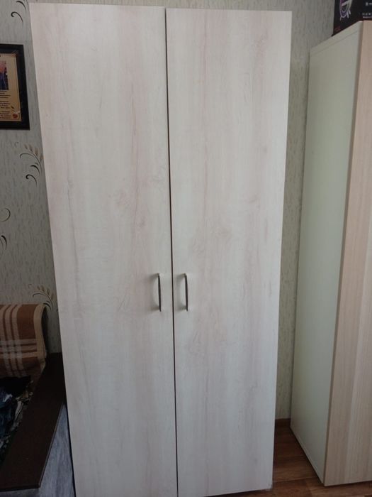 Продам два шкафа