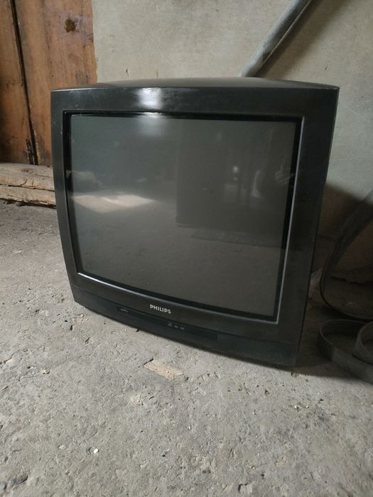 продаю старый телевизор Philips