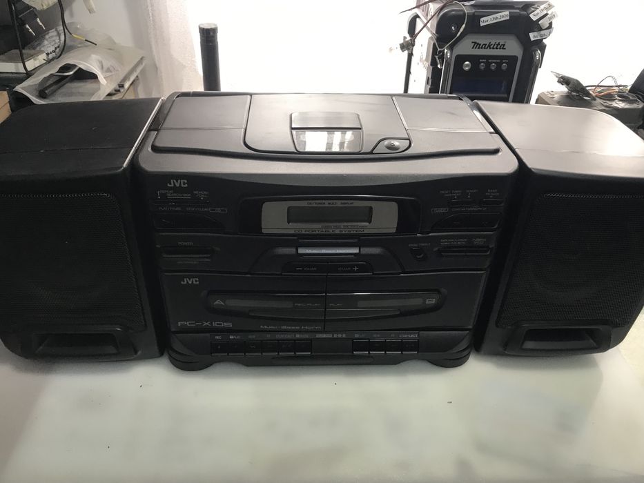 Vând radiocasetofoane de colecție