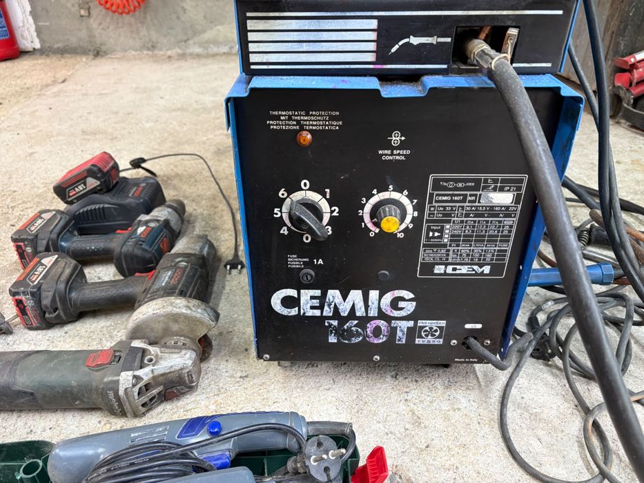 Продават се машините!