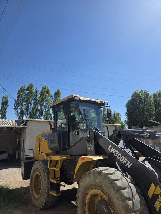 XCMG 300.      1.8 kub