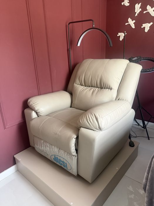 Продам Реклайнеры 2 шт