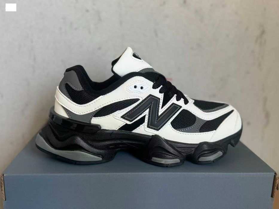 noile modele NEW BALANCE ! La 2 perechi , primiti o jacheta CADOU !