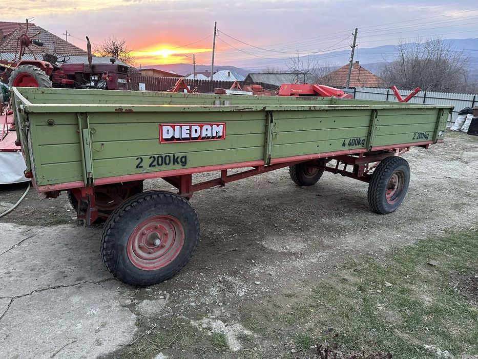 Vând Remorca Agricolă