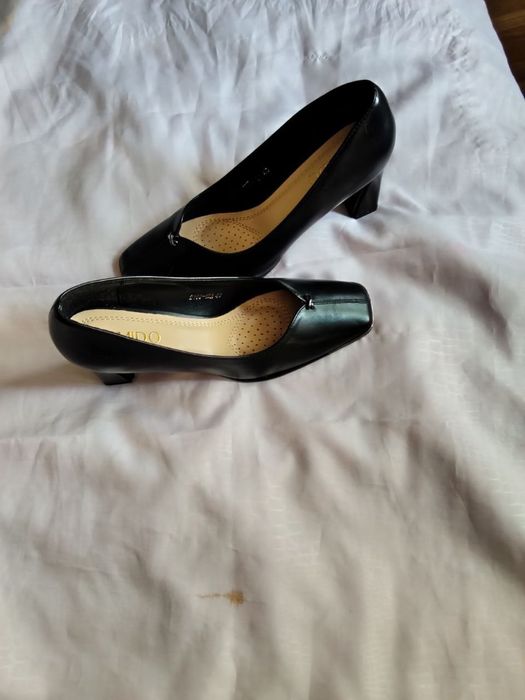 Туфли на каблуке  Новые  Размер 40