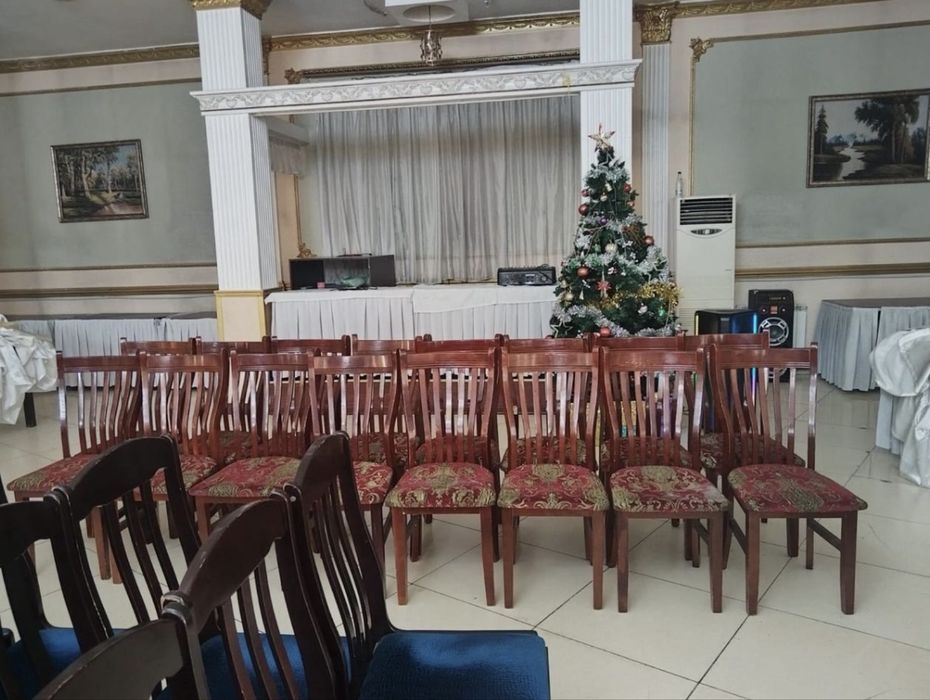 Продам деревяные стулья