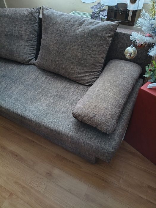 Разтегателен диван