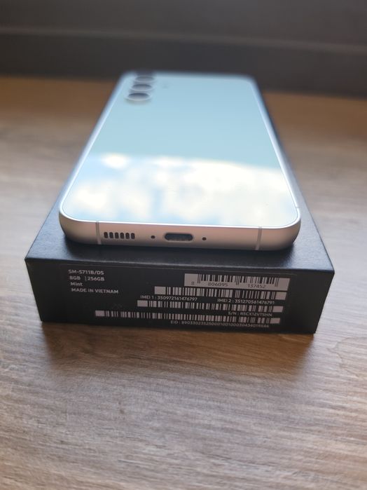 Telefon samsung galaxy S23 FE 256gb mint green
