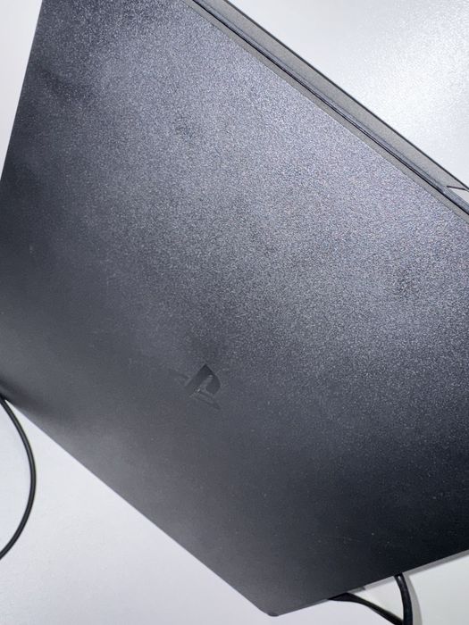 PS4 Slim cu inca 2 cinsole