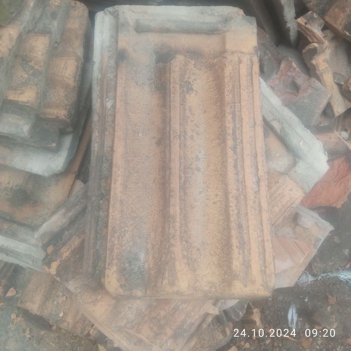 Продается черепица цена 1000сум сум.