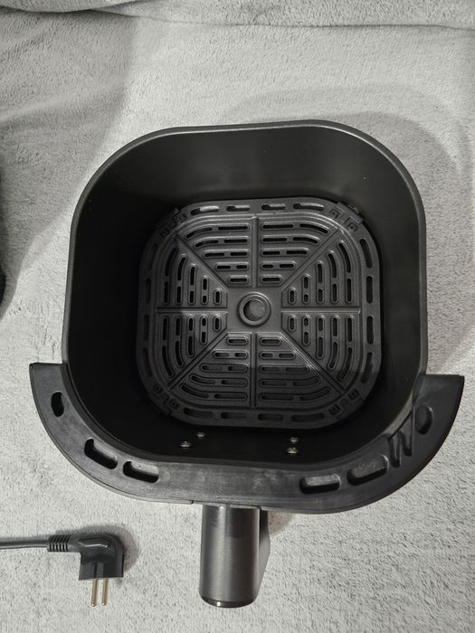 Friteuza Braun in garantie ca nou
HF3030