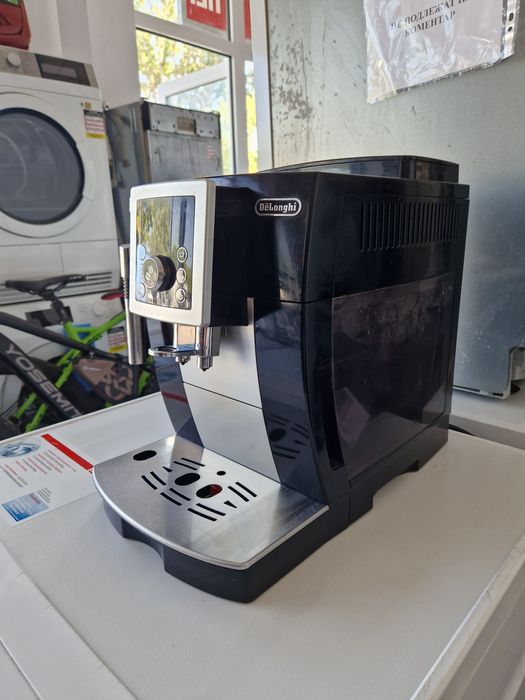Кафе машина робот Delonghi Magnifica