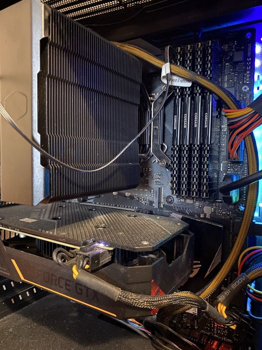 Placa de baza ASUS ROG strix b250f gaming