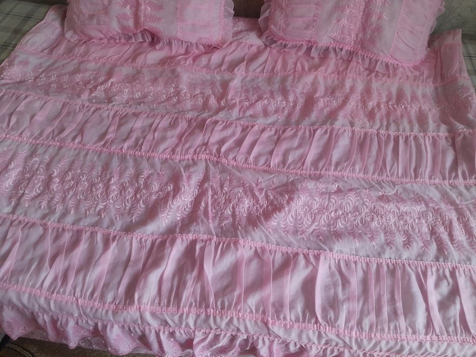 Продаю набор для спальни. .