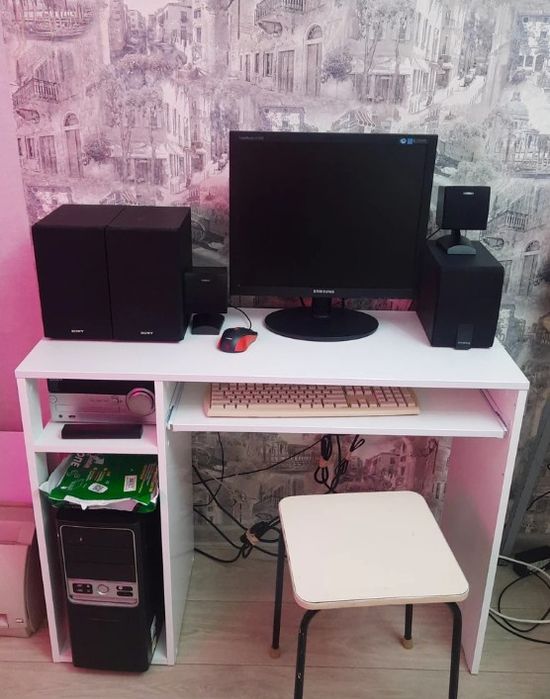 Продам комоды,компьютерный стол,колонки