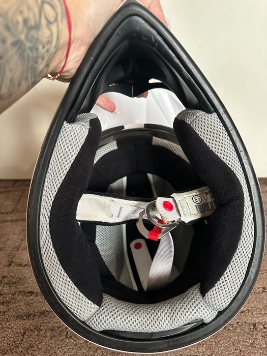 Каска за мотор-AIROH helmet