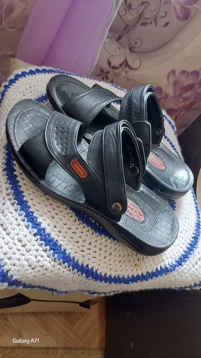 Продам мужскую обувь