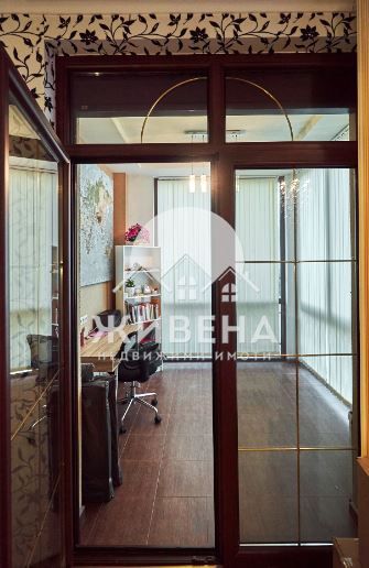 Продава се Тристаен апартамент в Варна, Бриз - 133 кв.м за 2151 €/кв.м - Снимка #12