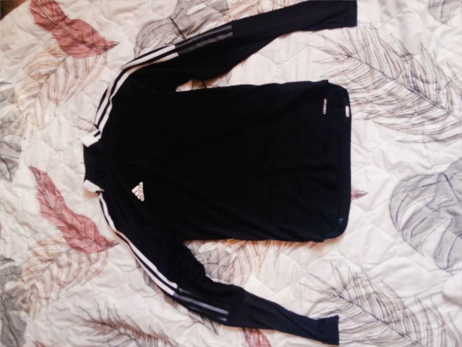 Качественный одежда