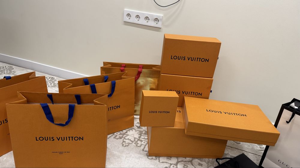 Коробки в оригинале Louis Vuitton
