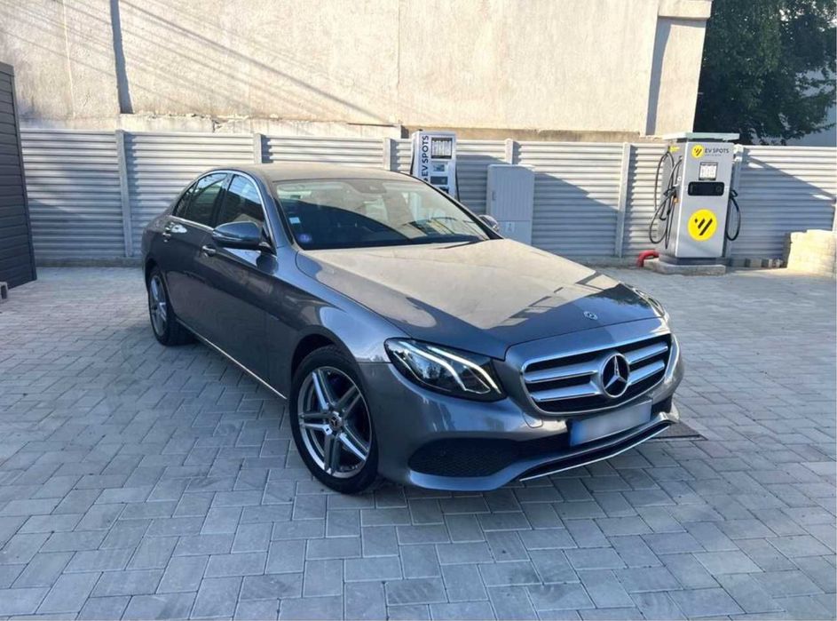 Mercedes Benz E350 / Plug-in Hybrid / 9G-Tronic / 286cp