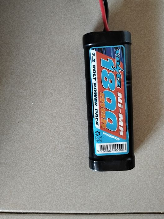 RC Комплект: Батерия Voltz 1800mAh 7.2V + Зарядно устройство