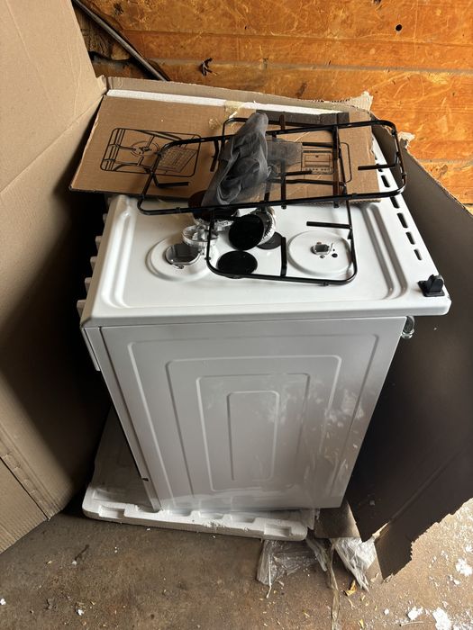 Газ плита artel .