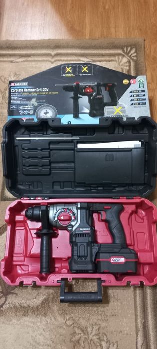 Vând ciocan rotopercutor cu acumulator!