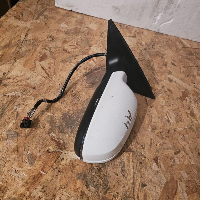 Огледало ляво за ауди а4 б8