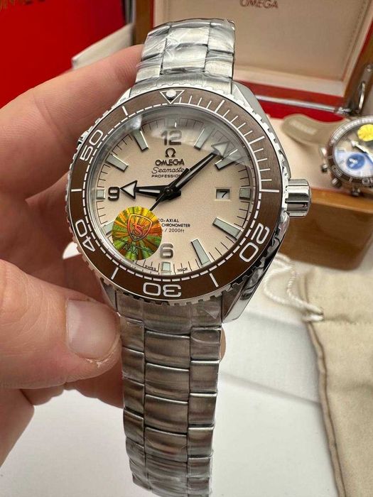 Omega Seamaster Crem