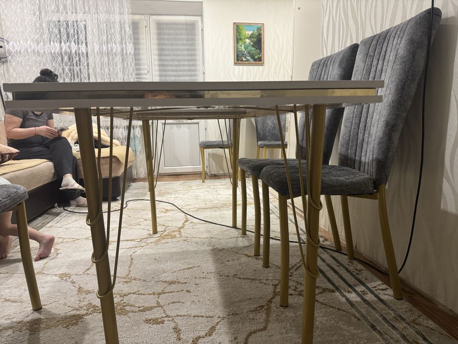 Продам Кухонный стол