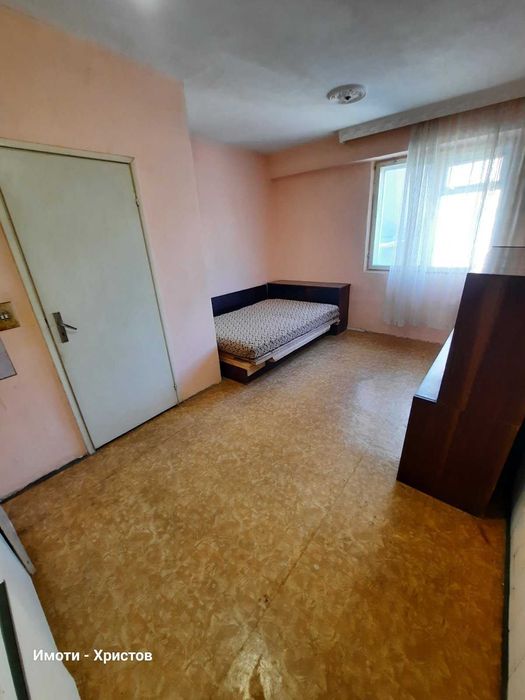Продава се Двустаен апартамент в Шумен, Боян Българанов 2 - 76 кв.м за 906 €/кв.м - Снимка #3