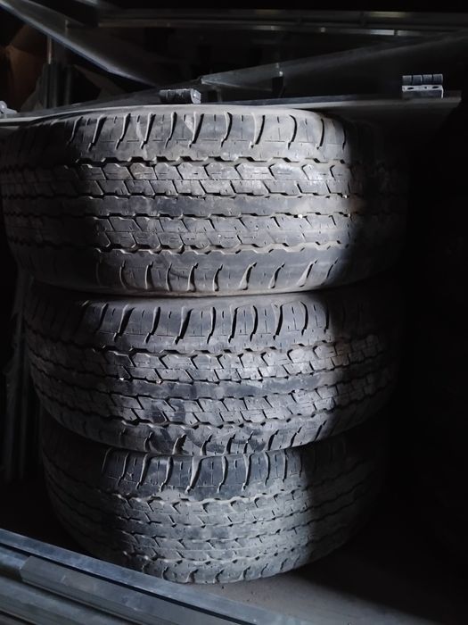 Шины на 16 и на 17 три комплекта.