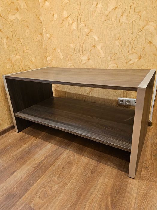 Журнальный столик